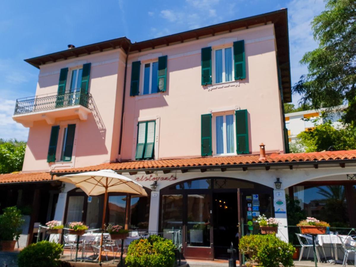 Hotel Ristorante Il Caminetto Diano Marina Exterior photo